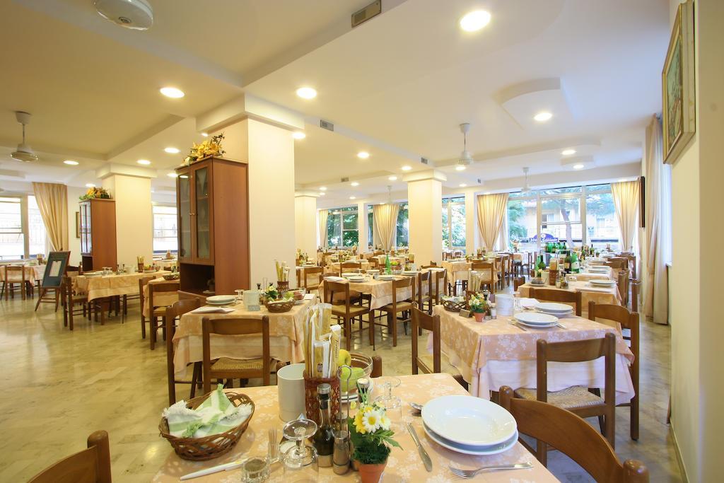 Mon Hotel มิซาโน อาดรีอาติโก ภายนอก รูปภาพ